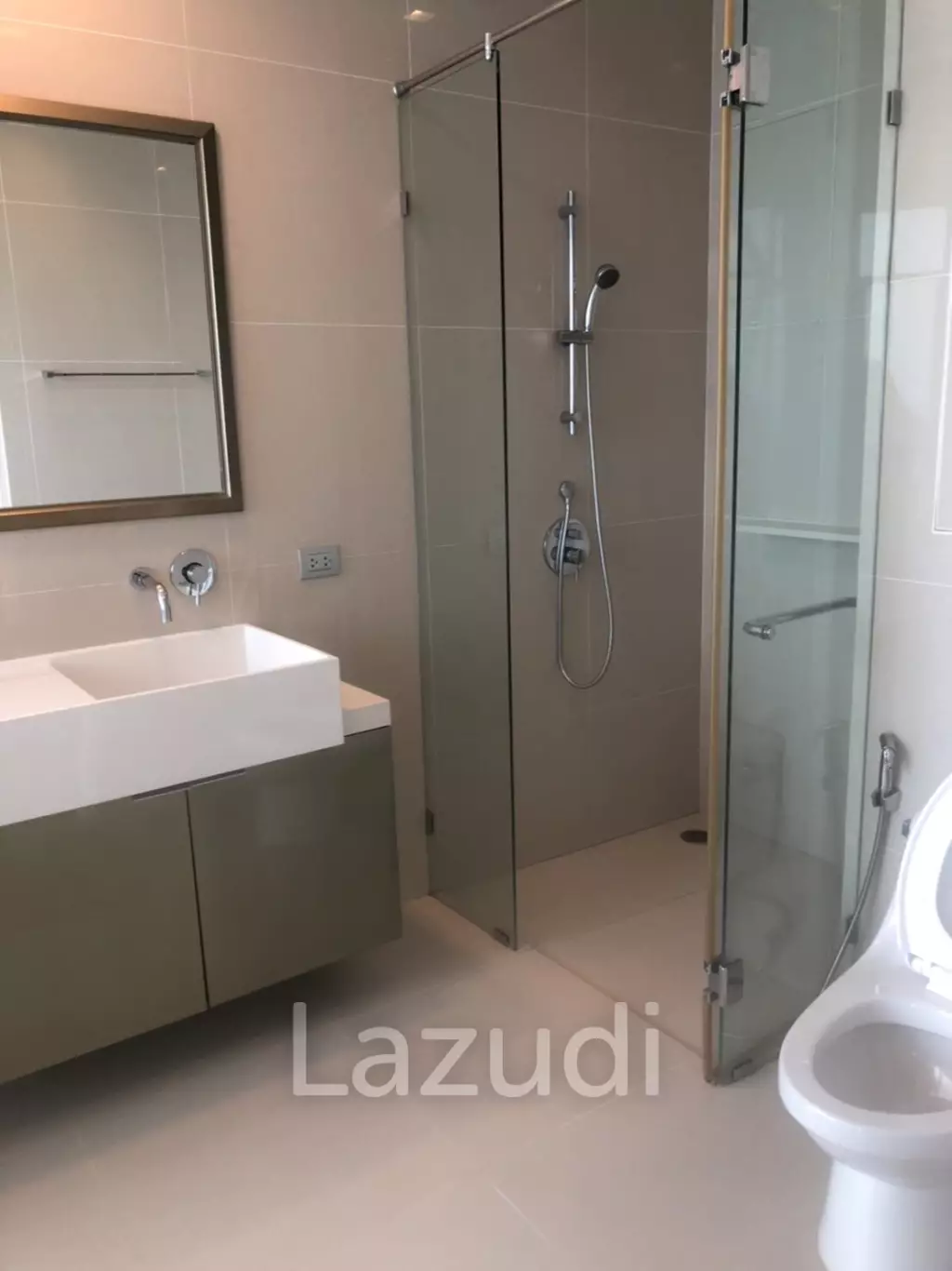 3 brs beachfront condo for sale