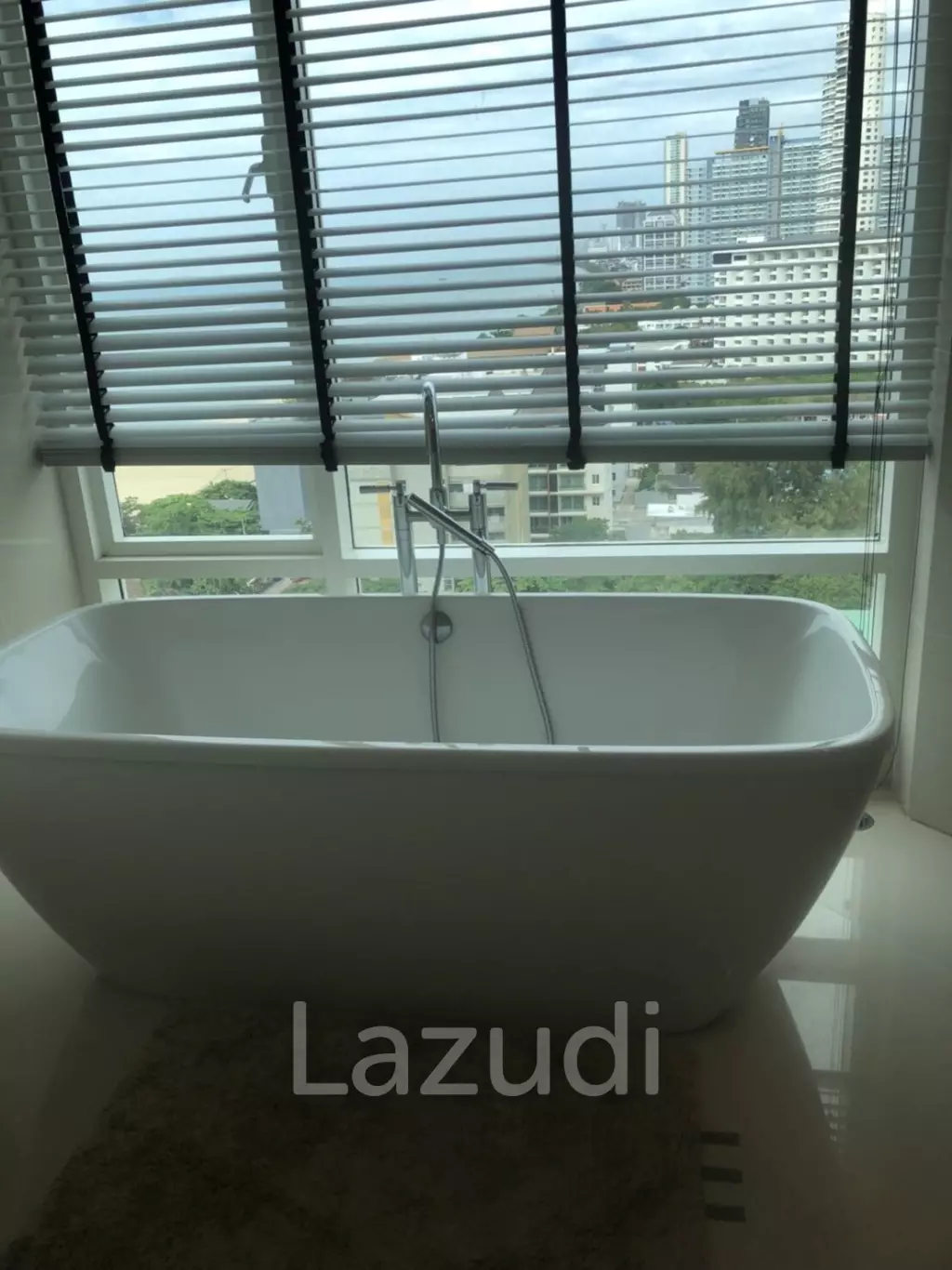 3 brs beachfront condo for sale