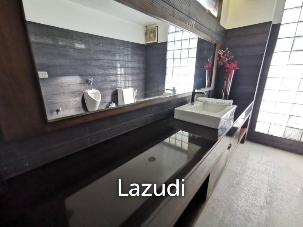 Oriental Loft Detached House in Lat Phrao For Sale