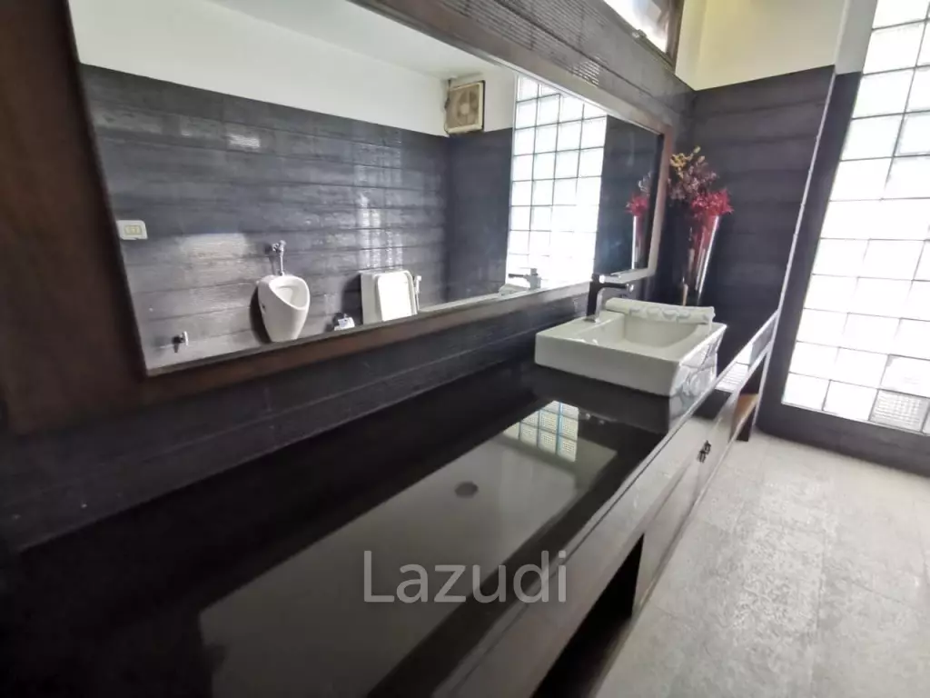 Oriental Loft Detached House in Lat Phrao For Sale
