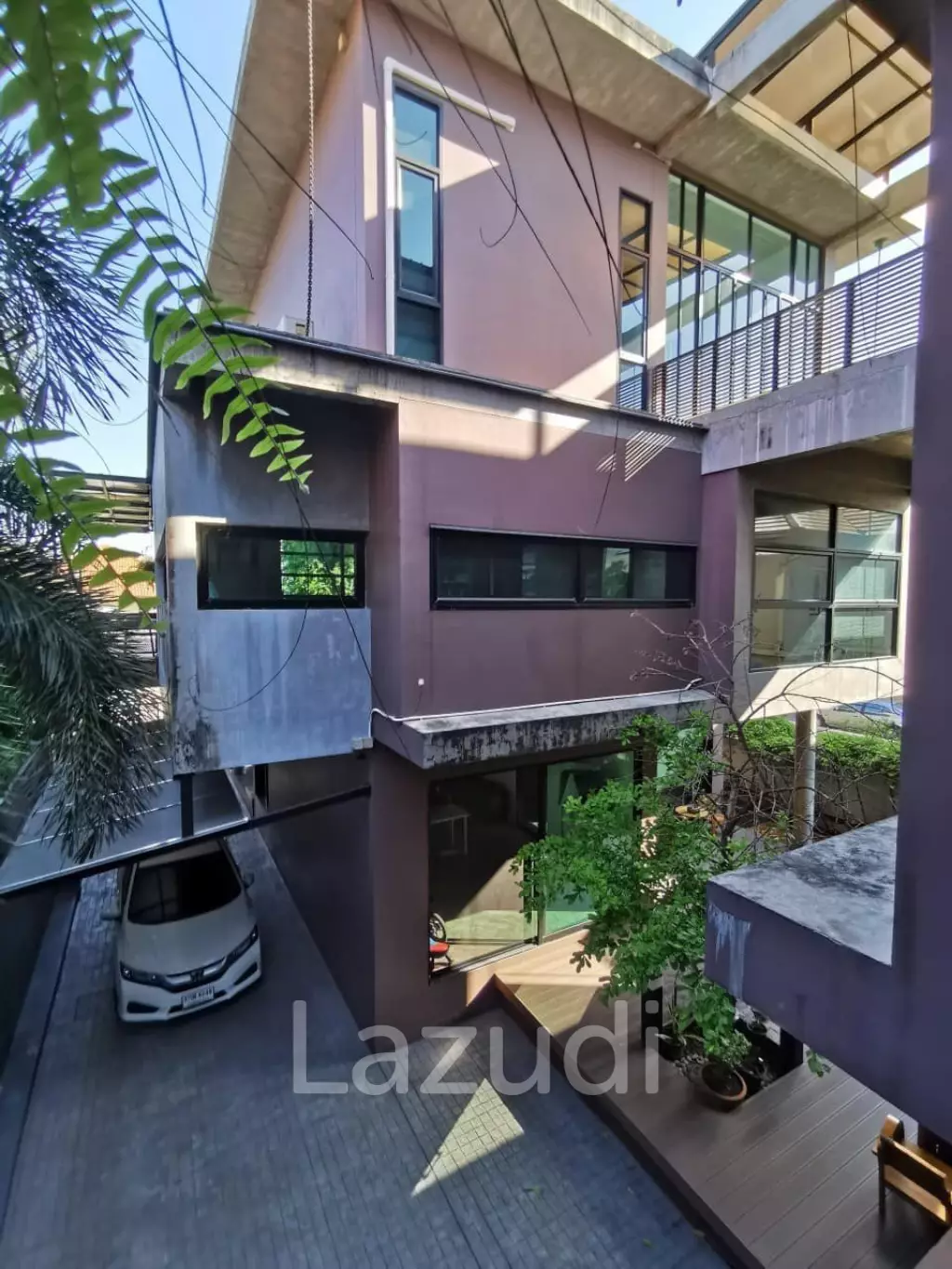 Oriental Loft Detached House in Lat Phrao For Sale
