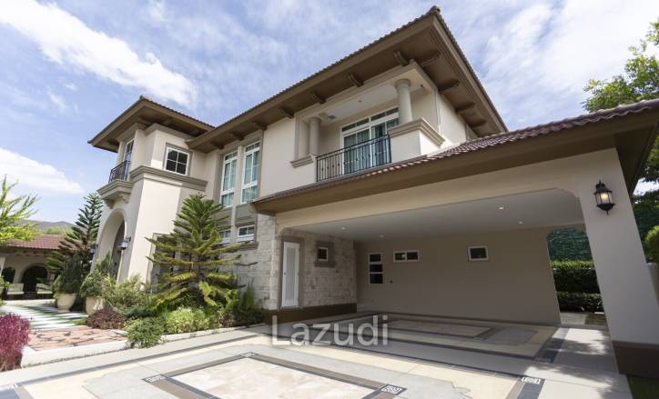 Nantawan Bangna km.7/ 4 Bedroom 5 Bathroom / 560 sqm For Rent