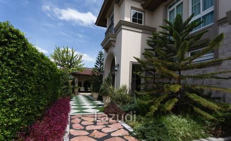 Nantawan Bangna km.7/ 4 Bedroom 5 Bathroom / 560 sqm For Rent
