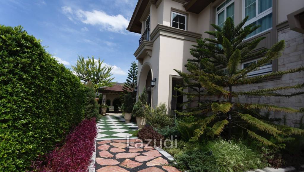Nantawan Bangna km.7/ 4 Bedroom 5 Bathroom / 560 sqm For Rent