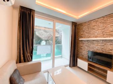 1 bedroom for sale 1 bathroom pool view