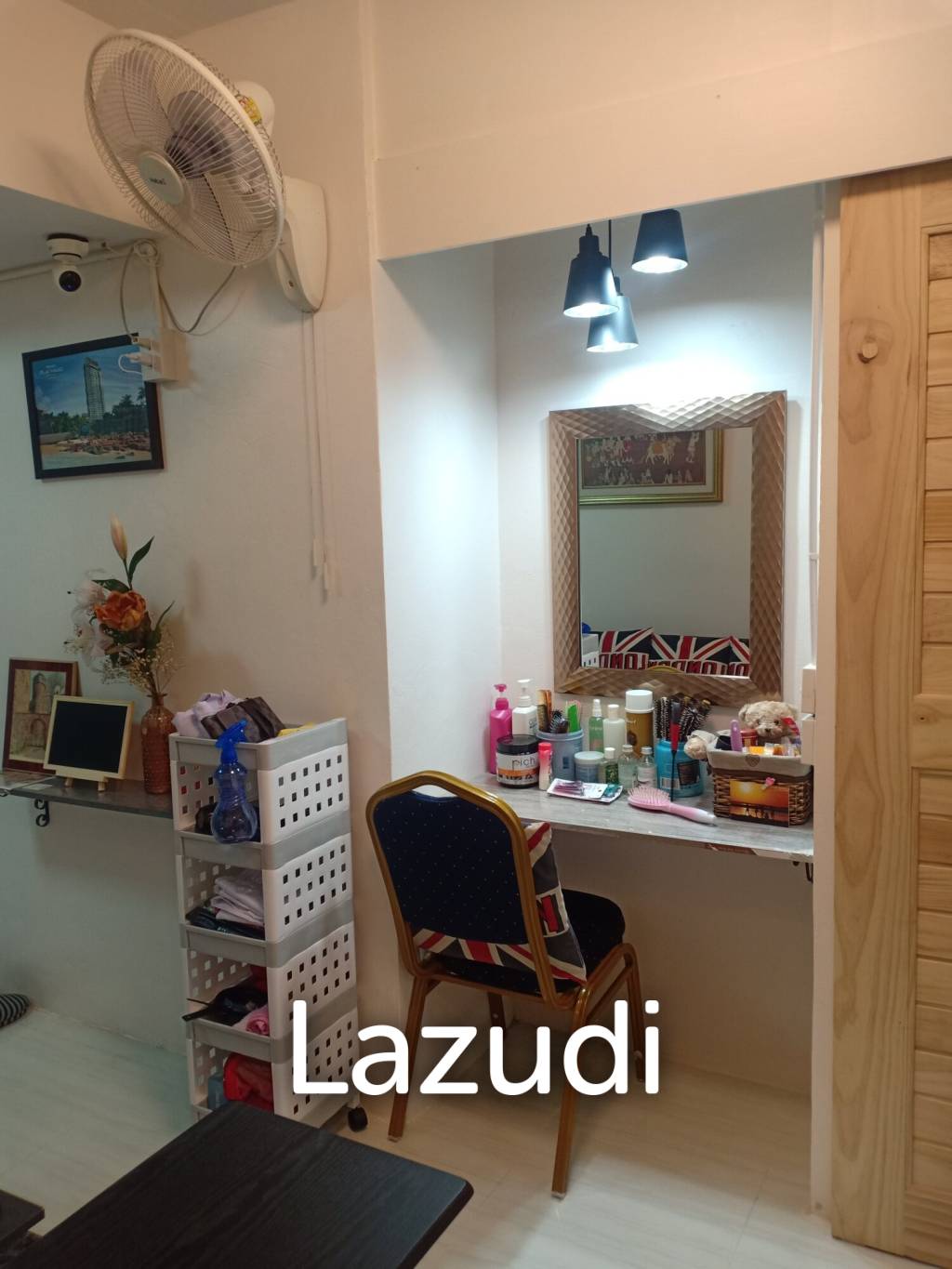 ขายบ้านทาวน์เฮ้าส์ 2ชั้น 19.5ตร.วา ตกแต่งใหม่พร้อมเฟอร์นิเจอร์  2ห้องนอน 2 ห้องน้ำ ราคา 2.59ล้านบาท