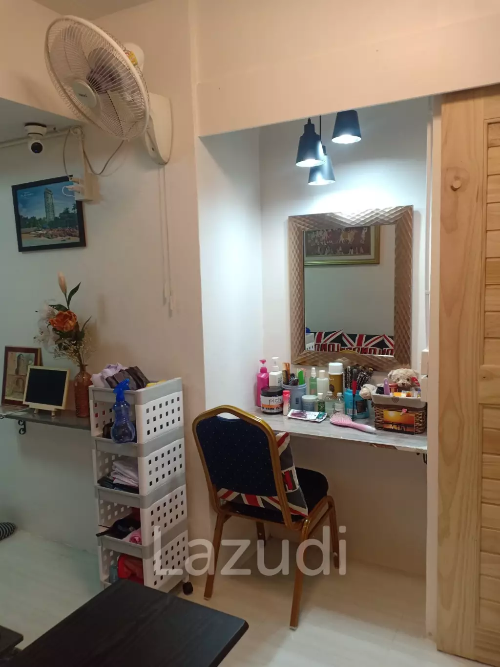 ขายบ้านทาวน์เฮ้าส์ 2ชั้น 19.5ตร.วา ตกแต่งใหม่พร้อมเฟอร์นิเจอร์  2ห้องนอน 2 ห้องน้ำ ราคา 2.59ล้านบาท