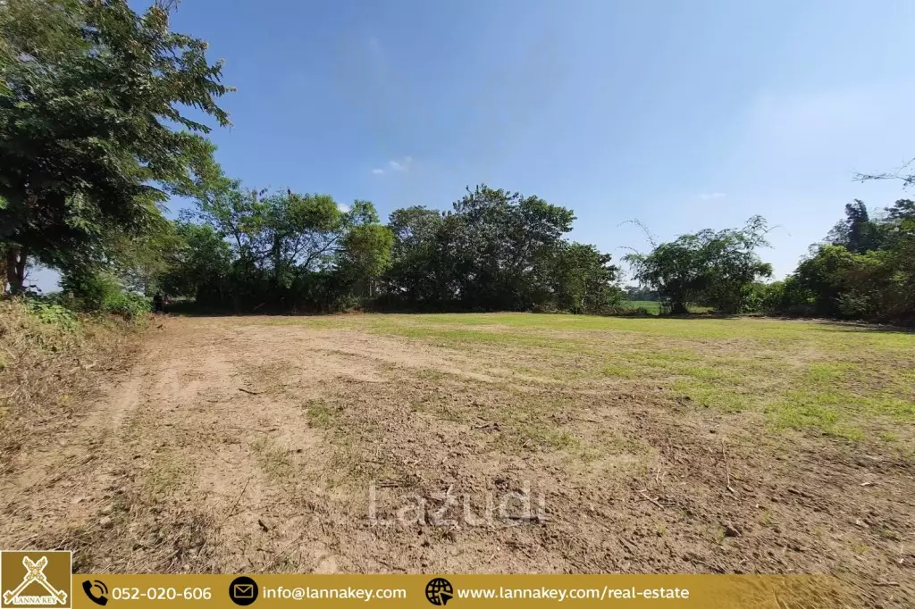 Beautiful Land Next to The Kok River and the road.