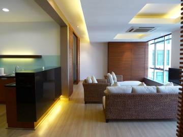 2 bedroom condo for sale and rent at Baan Sathorn Chaophraya