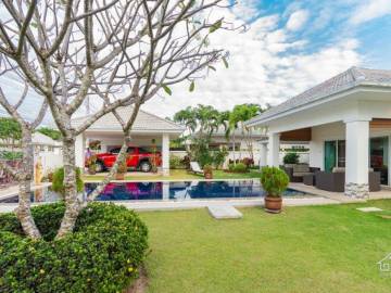 AV 88 GOLD 1 : Great Value 3 bed pool villa on end corner plot