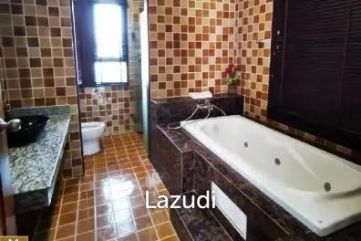 Pool Villa in Golf Course For Sale