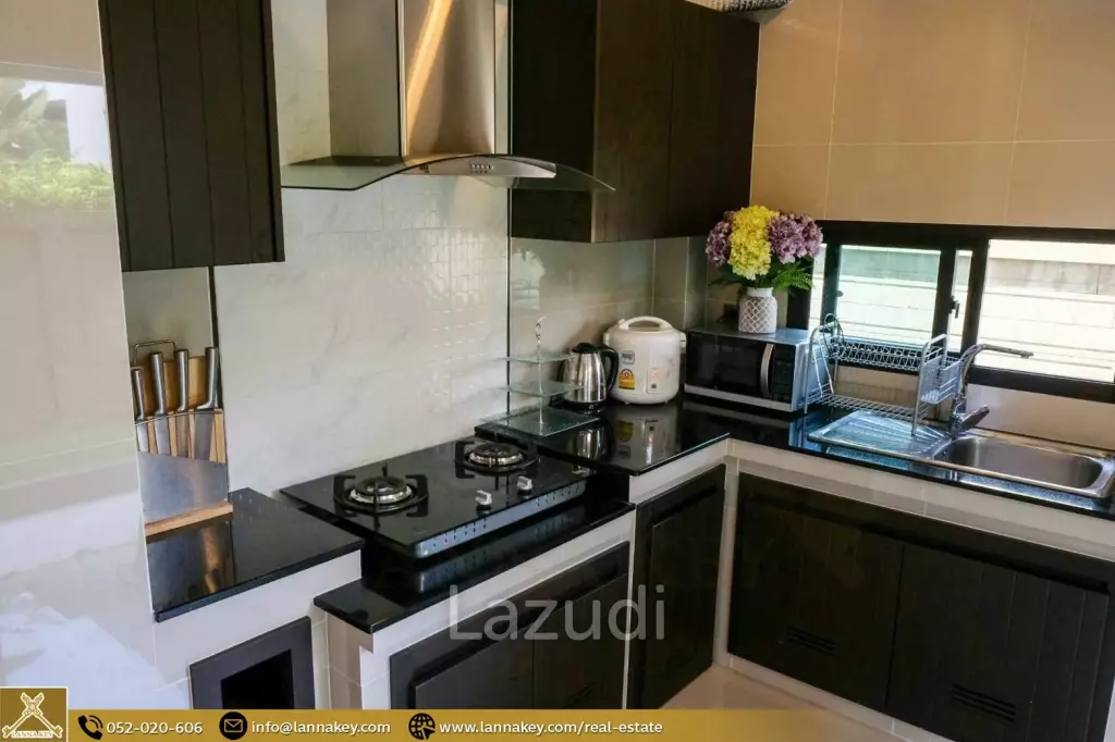 House for sale in Setthasiri project.