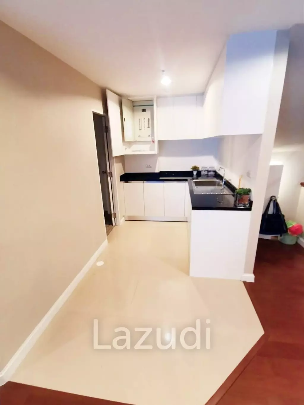 245.36 Sqm 5 Bed 3 Bath Duplex Condo For Rent + Sale