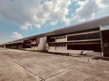 Industrial Factory and warehouse located in Chacheongsao on Banga-trad road