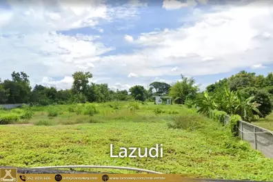 Sell ​​vacant land on the road Filled with a fence in the past.