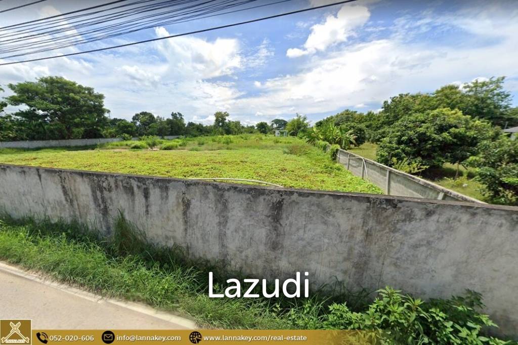 Sell ​​vacant land on the road Filled with a fence in the past.