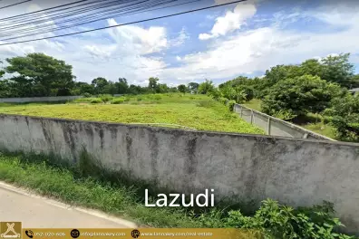 Sell ​​vacant land on the road Filled with a fence in the past.