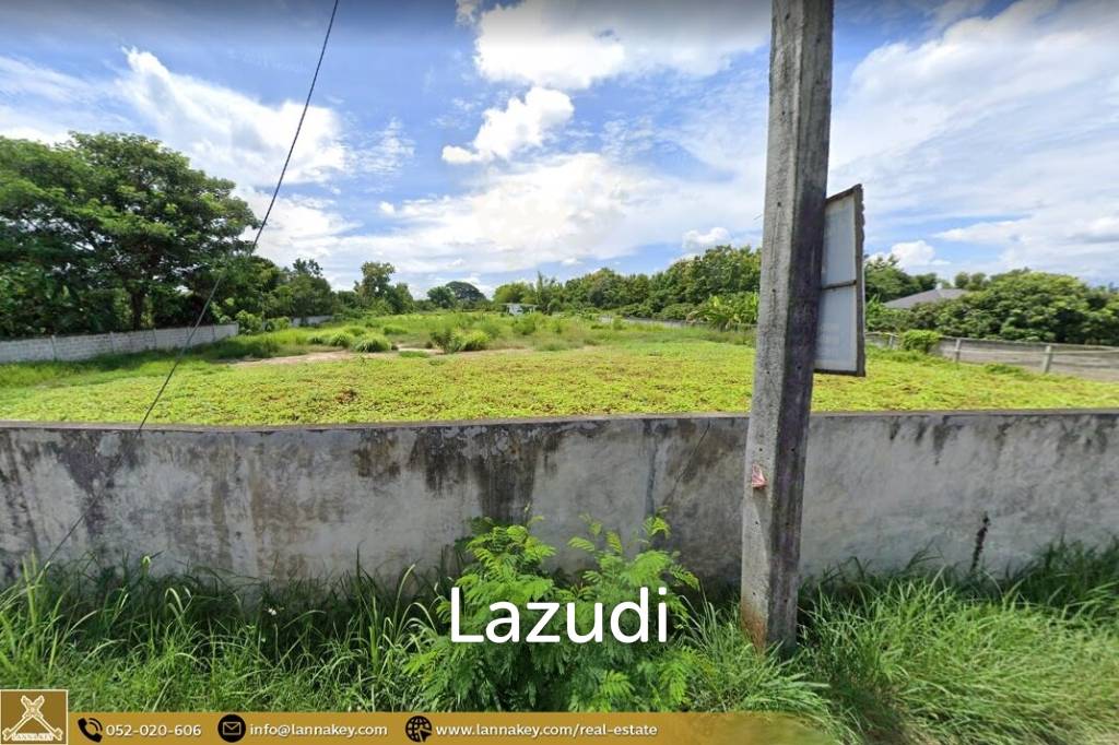 Sell ​​vacant land on the road Filled with a fence in the past.