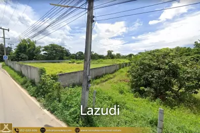 Sell ​​vacant land on the road Filled with a fence in the past.