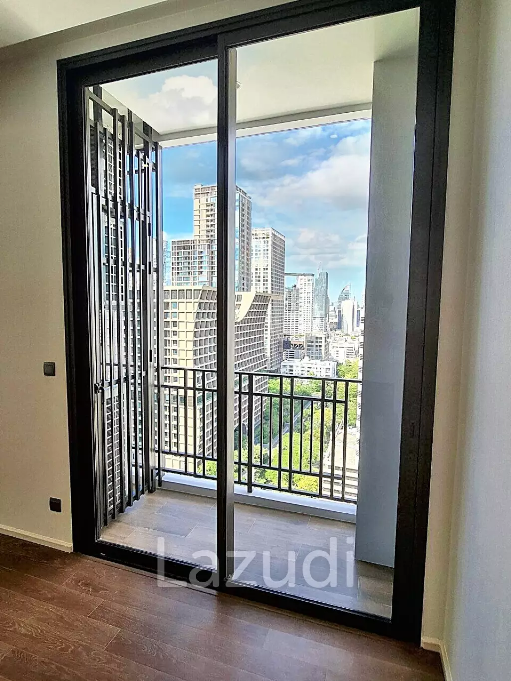 3 Bed 3 Bath 101 SQ.M MUNIQ Langsuan