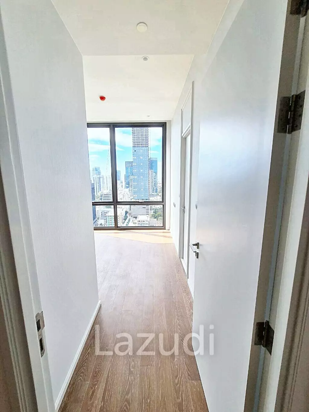 3 Bed 3 Bath 101 SQ.M MUNIQ Langsuan