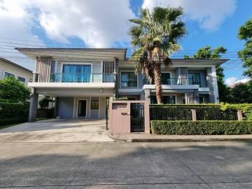 The Palm Pattanakarn 4 Bed 4 Bath For Sale