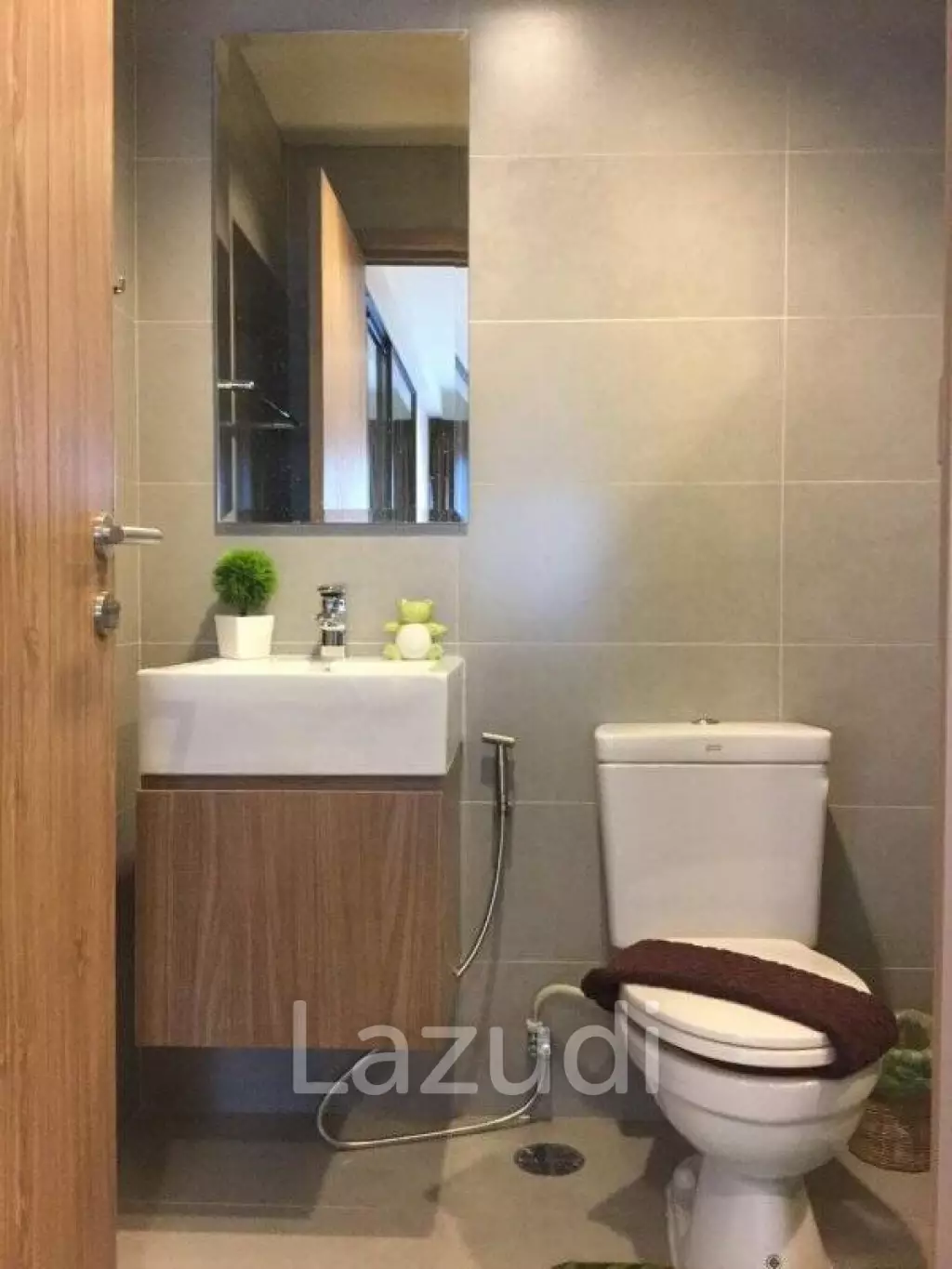 Rain Condo: 1 bedroom studio close to "everything"