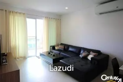 Beautiful 2 Bed with Pool View