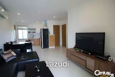 Beautiful 2 Bed with Pool View