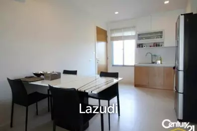 Beautiful 2 Bed with Pool View