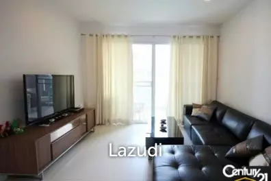 Beautiful 2 Bed with Pool View