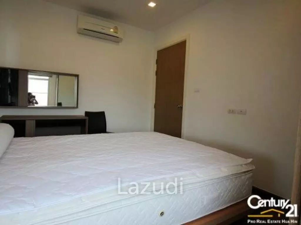 Beautiful 2 Bed with Pool View
