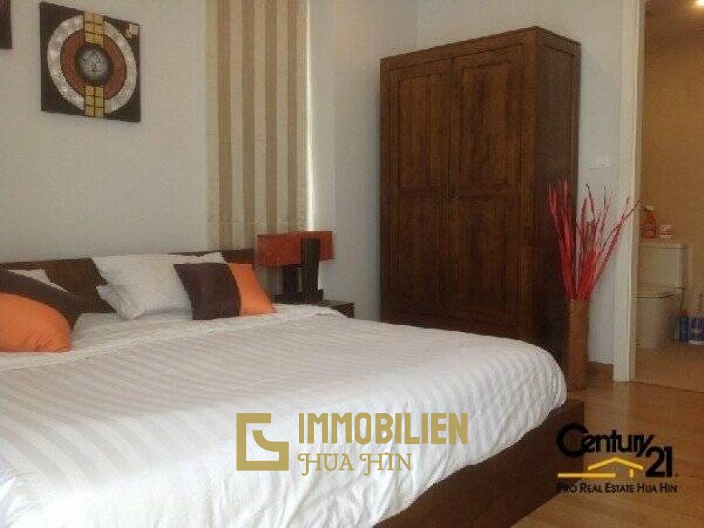 2 Bedroom Condo close to Beach and Restaurants