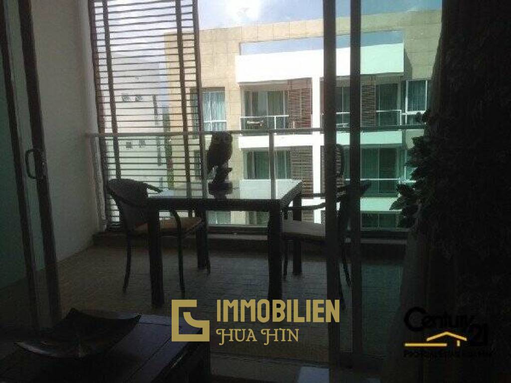 2 Bedroom Condo close to Beach and Restaurants