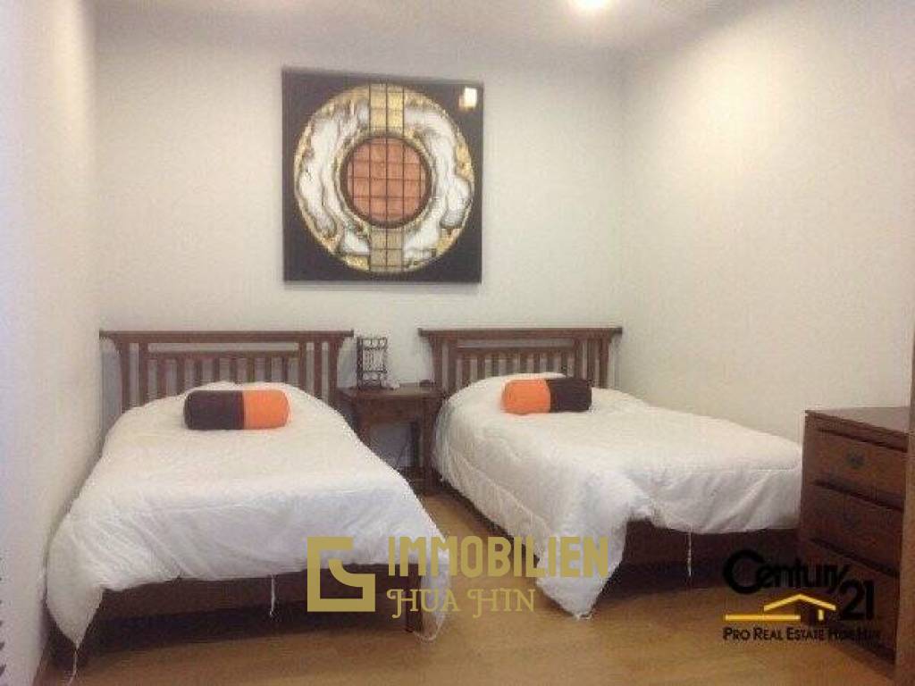 2 Bedroom Condo close to Beach and Restaurants