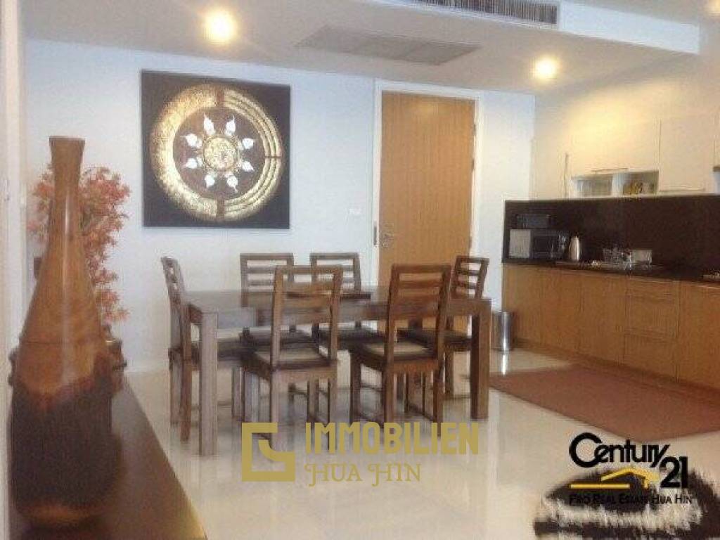 2 Bedroom Condo close to Beach and Restaurants