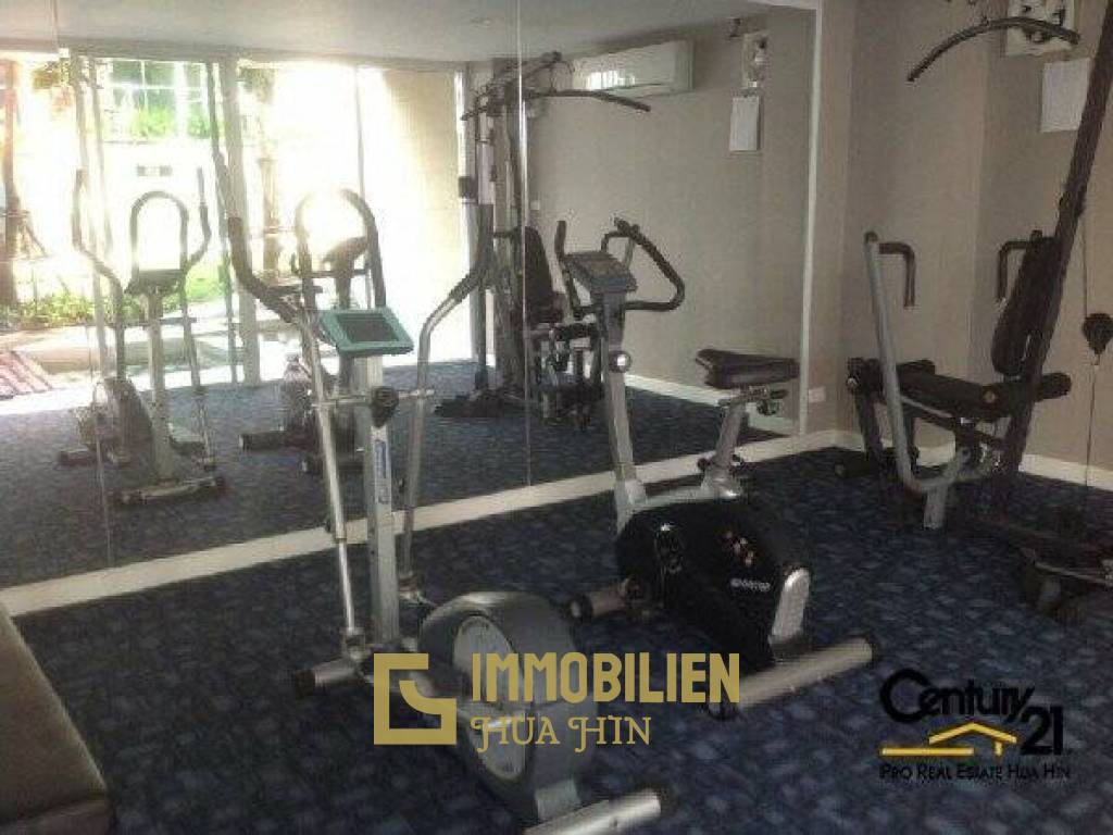 2 Bedroom Condo close to Beach and Restaurants