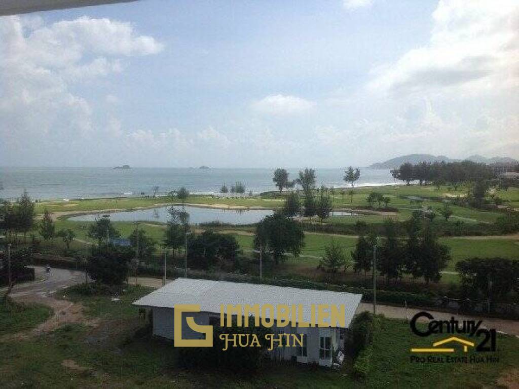 2 Bedroom Condo close to Beach and Restaurants