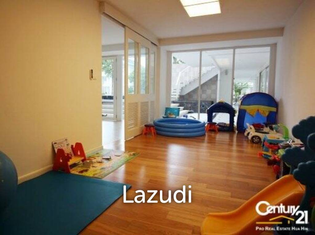 110 ตร.ม 2 เตียง 2 อาบน้ำ คอนโดมิเนียม For เช่า