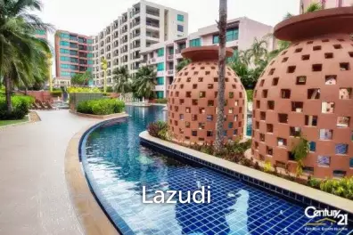 LUXURY BEACHFRONT IN TOWN
