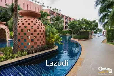 LUXURY BEACHFRONT IN TOWN
