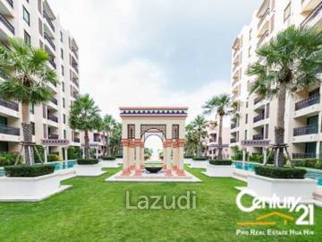 4 BED LUXURY BEACHFRONT CONDO IN TOWN