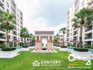 4 BED LUXURY BEACHFRONT CONDO IN TOWN