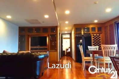 4 BED LUXURY BEACHFRONT CONDO IN TOWN