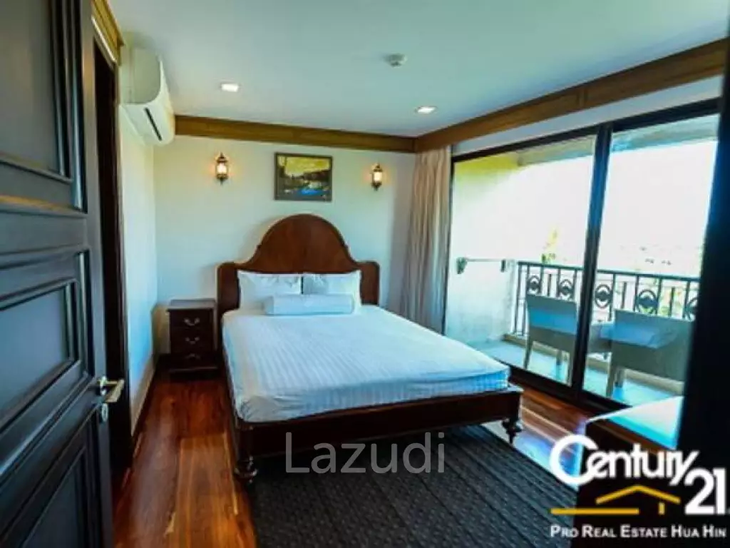 4 BED LUXURY BEACHFRONT CONDO IN TOWN