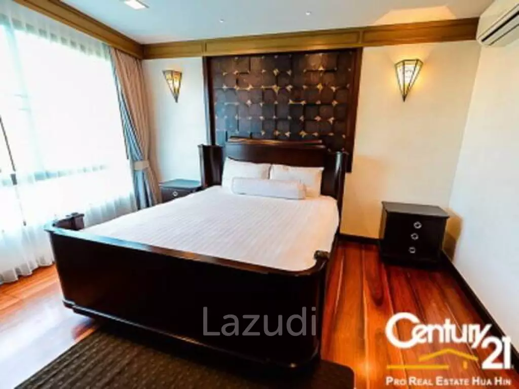 4 BED LUXURY BEACHFRONT CONDO IN TOWN