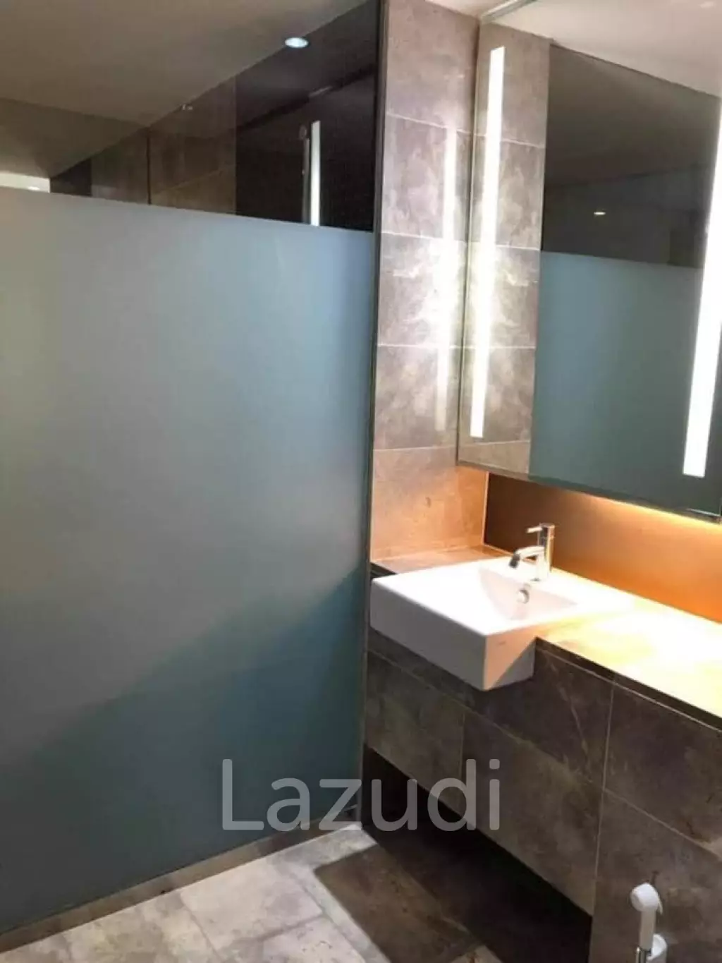 64.5 Sqm 1 Bed 1 Bath Condo For Rent