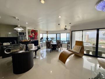 Ocean Marina For Sale in South Jomtien 3 Br