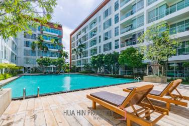 Modern 2 Bedroom Condo Close To The Beach