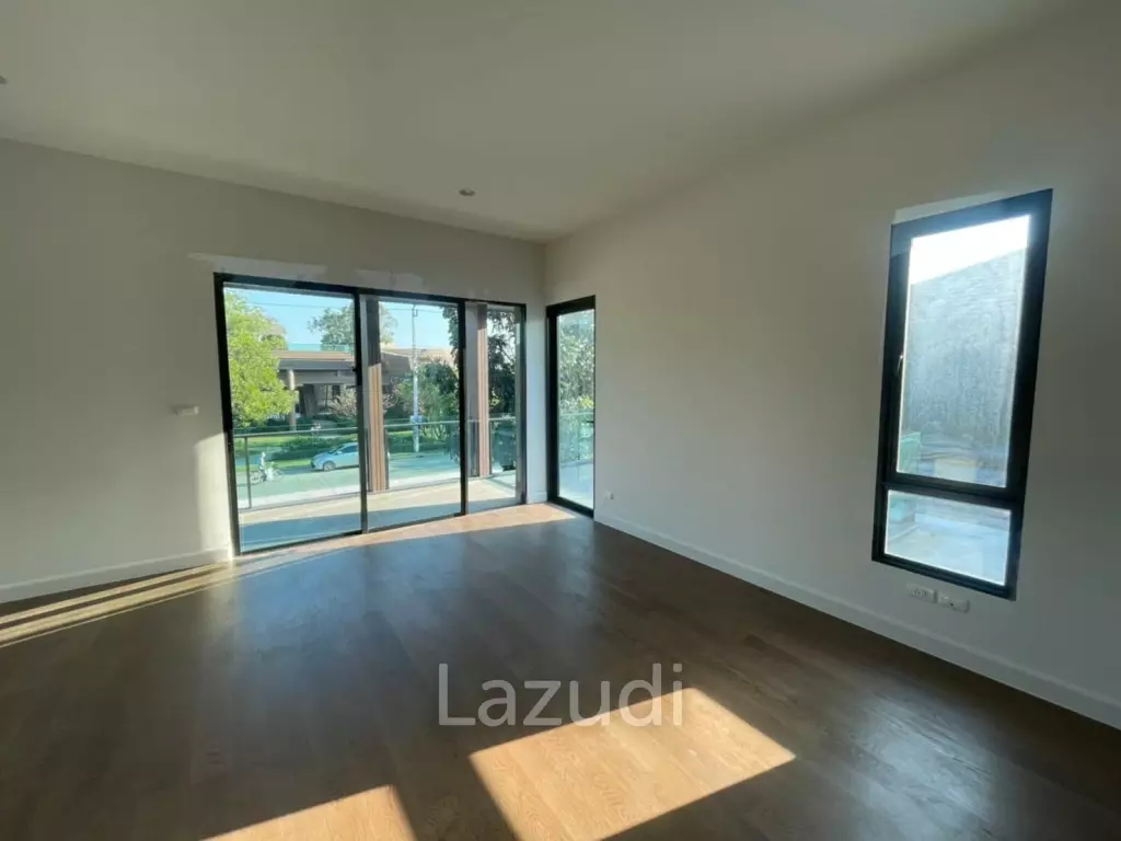 Burasiri Bangna 5 Bed 5 Bath Detached house for sale
